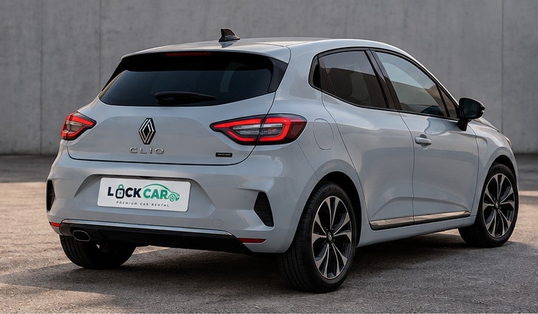 Renault Clio 5 E-Tech Gris Nardo 2026 — vue trois-quarts arrière