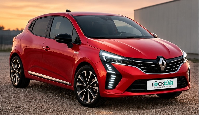 Renault Clio 5 E-Tech Rouge 2026 — vue trois-quarts avant